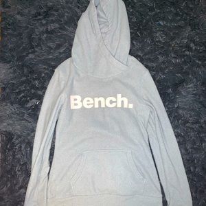 Cross neck Bench. Hoodie
